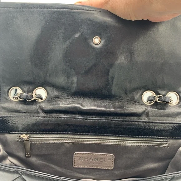 Chanel Divine Flap Handbag Black and White Quilted Leather - Picture 8 of 13